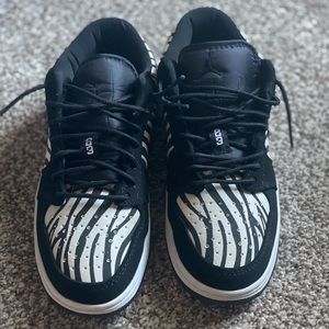 Nike Air Jordan 1 Low Zebra